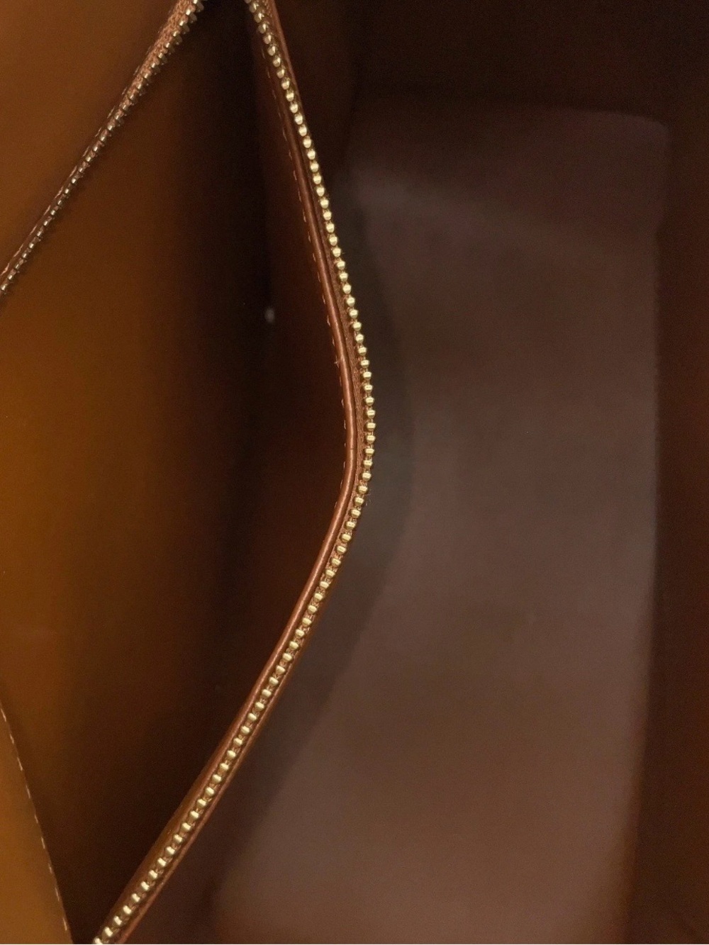 Auth Louis Vuitton Monogram Vernis
Houston Bronze Tote Bag - Picture 11 of 13